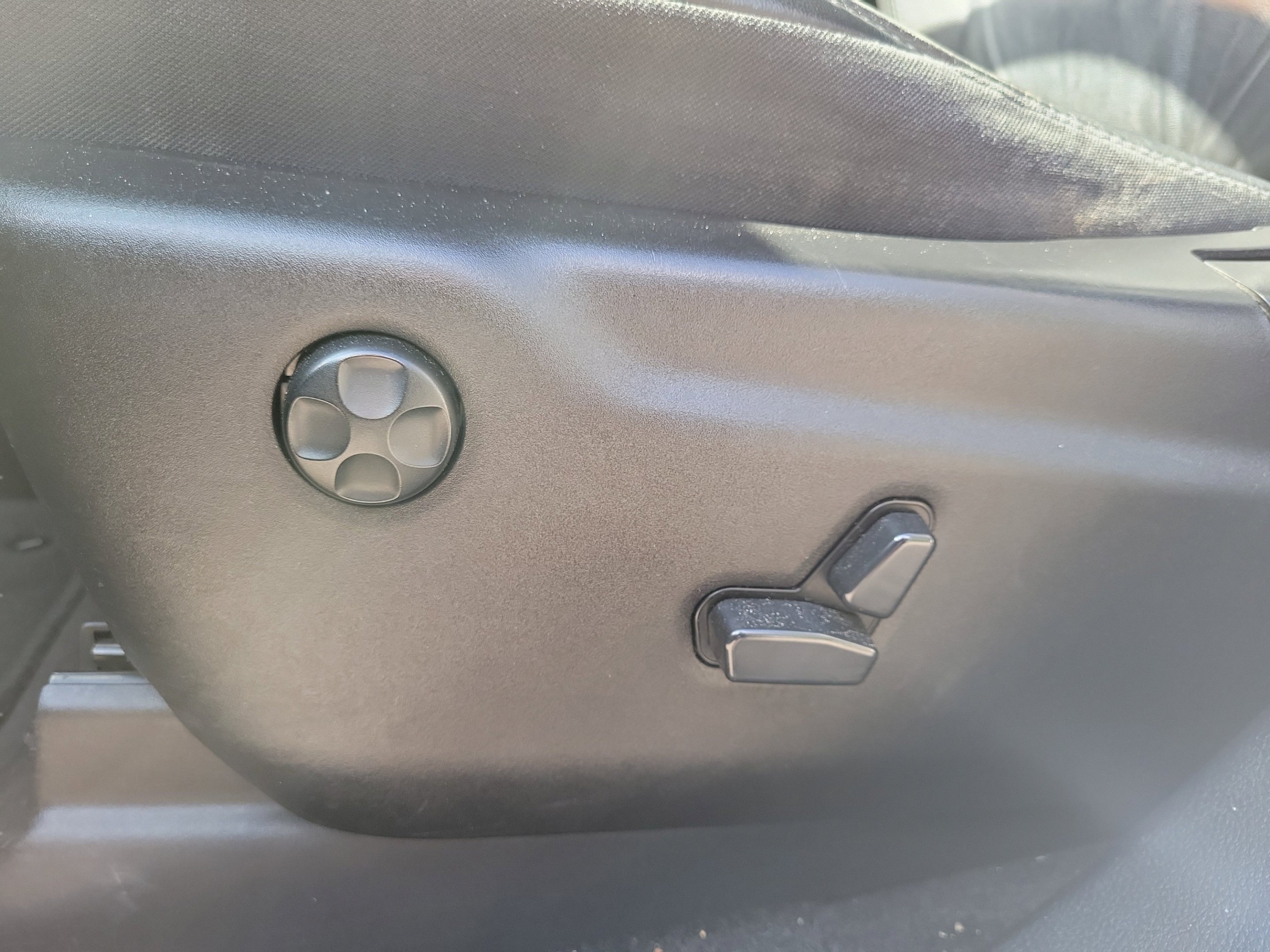 Used 2012 Mineral Gray Metallic Clearcoat Jeep Laredo image 23