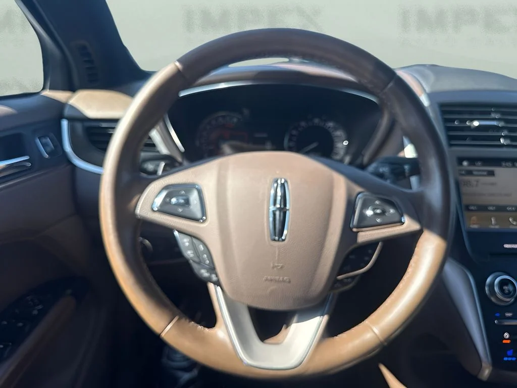 Used 2018 Silver Lincoln Reserve image 13