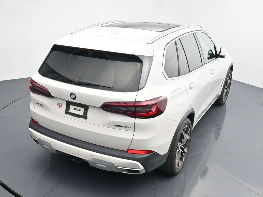 Used 2023 White BMW xDrive40i image 13