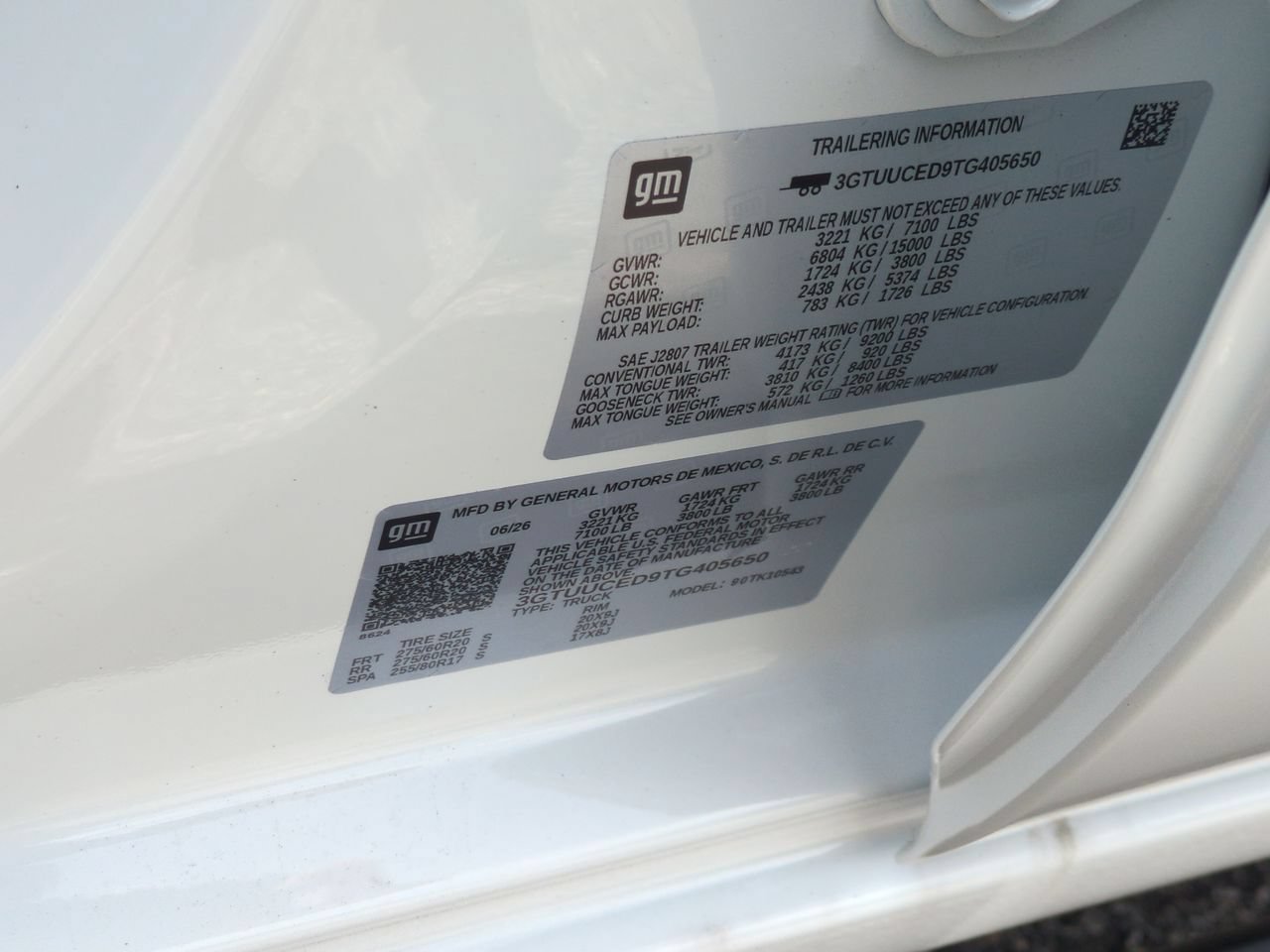 New 2026 Summit White GMC Elevation image 35