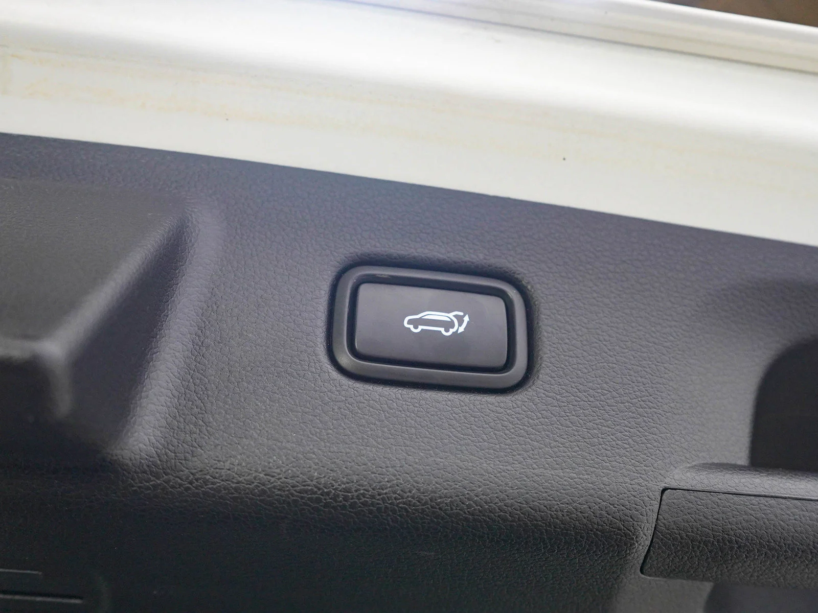 Used 2024 Hyper White Hyundai Calligraphy image 10