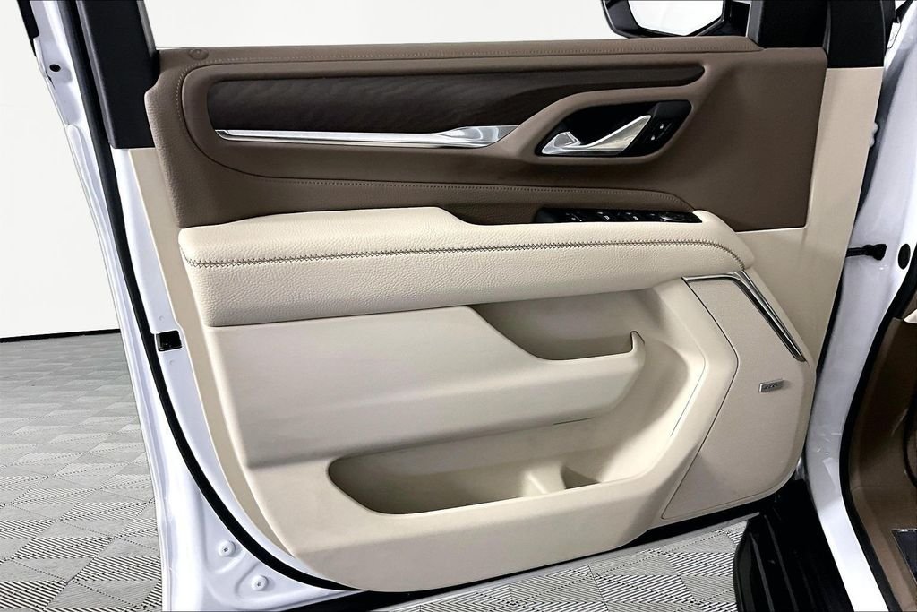 Used 2024 White GMC Denali image 19