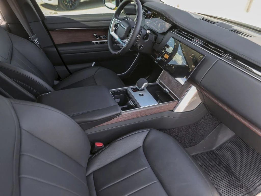 New 2025 White Land Rover SE image 32