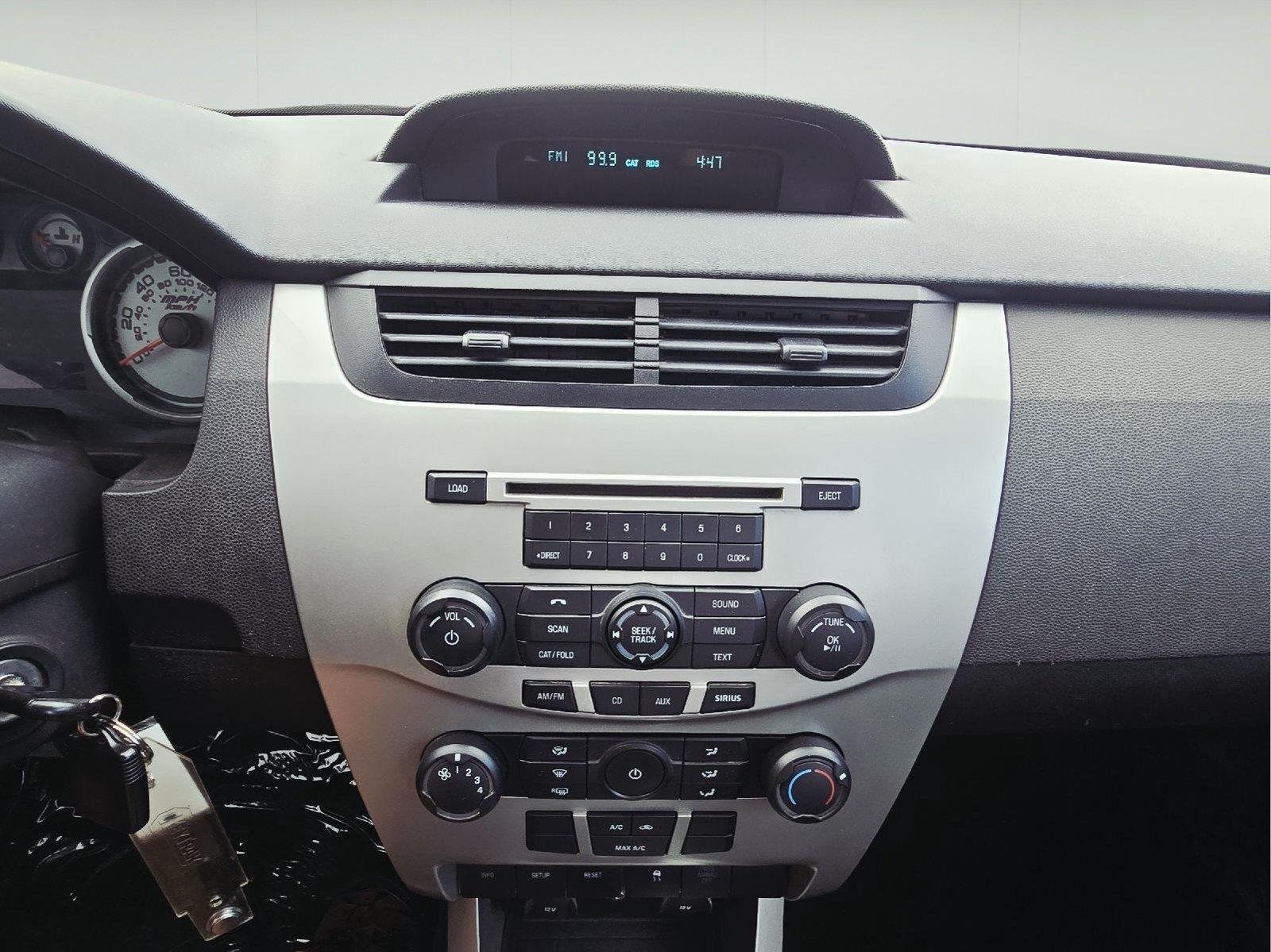 Used 2010  Ford SE image 15