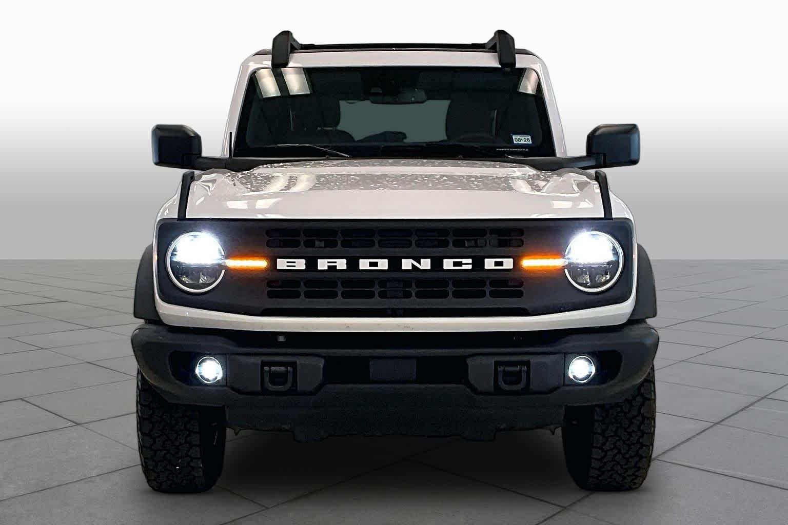 Used 2023 Oxford White Ford Black Diamond image 3