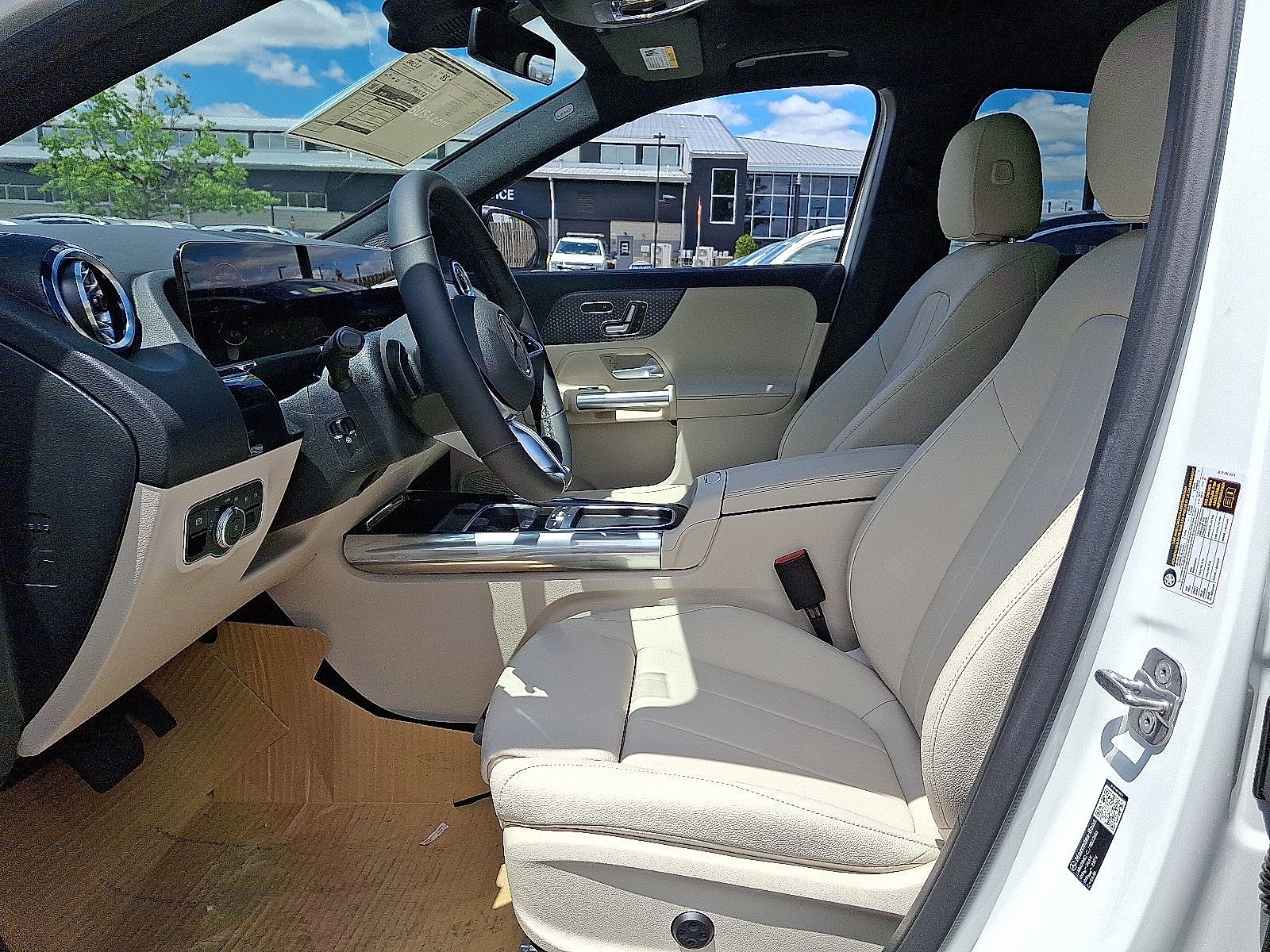 Certified Used 2026 Polar White Mercedes-Benz GLA 250 image 8