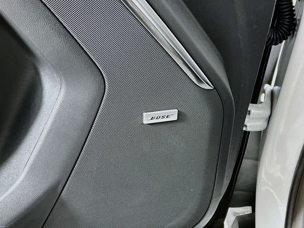 Used 2023 White GMC Denali image 19