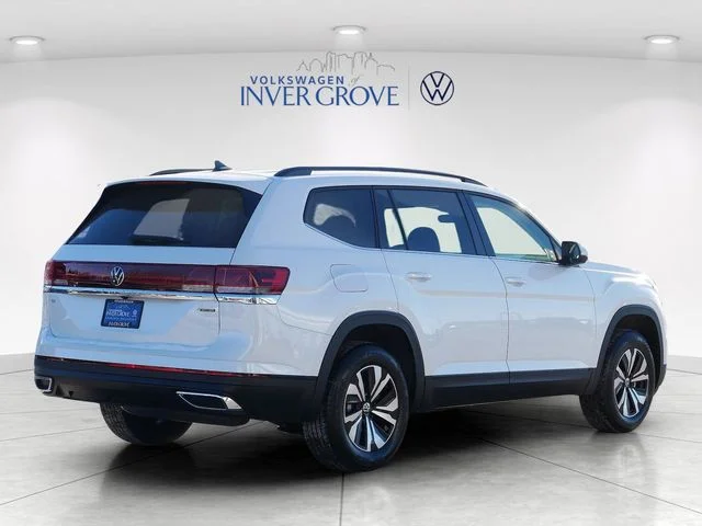 New 2026 White/off-white Volkswagen SE image 2