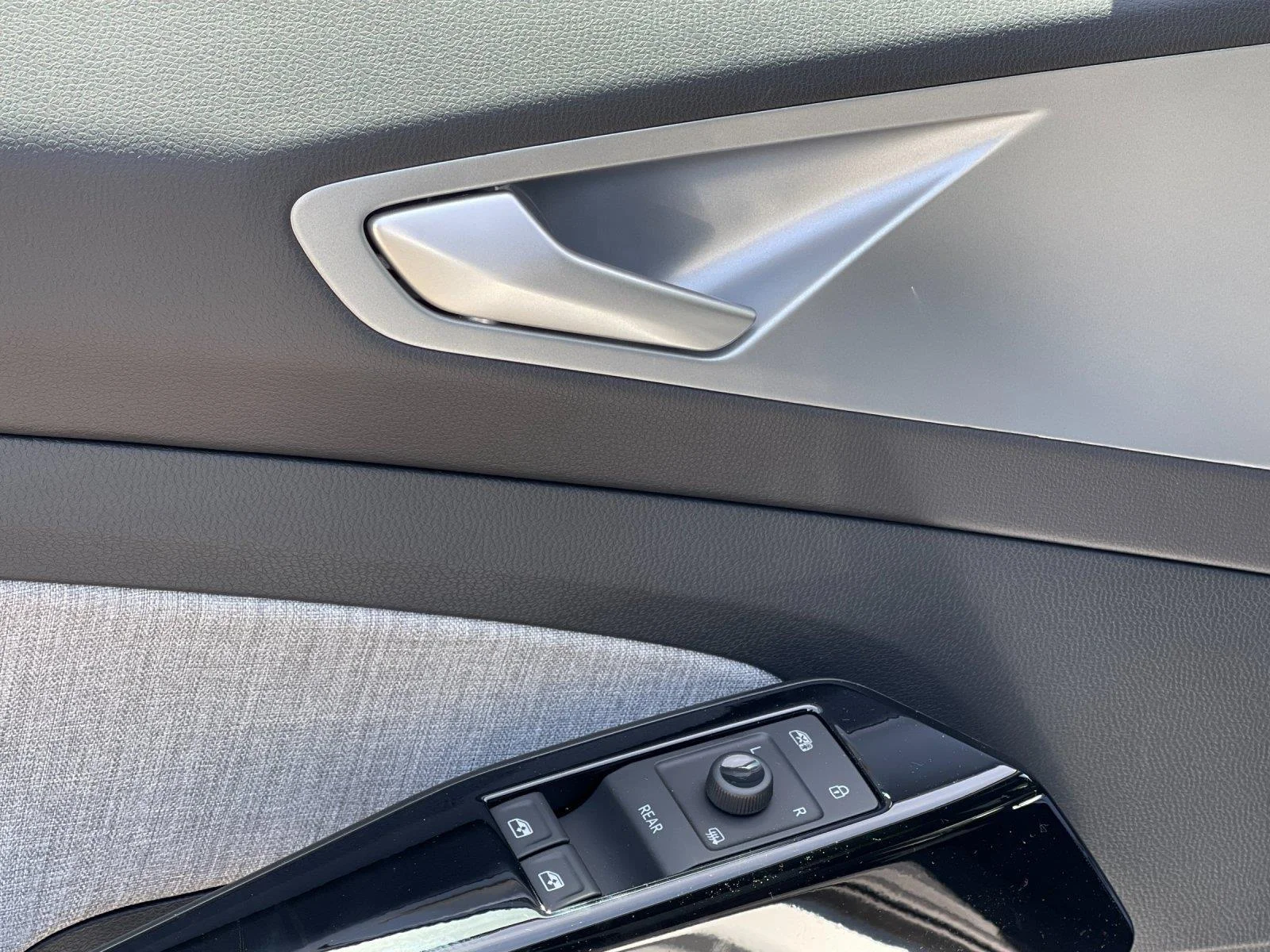 New 2026 Opal White Pearl Volkswagen Pro image 14