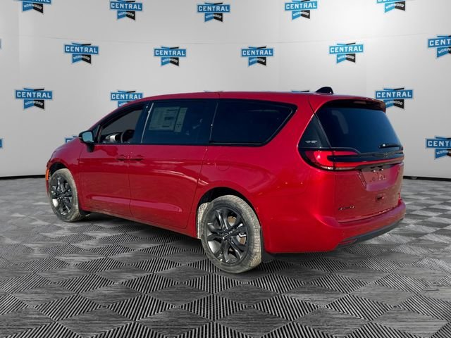New 2026 Red Hot Pearl-Coat Exterior Paint Chrysler Select image 3