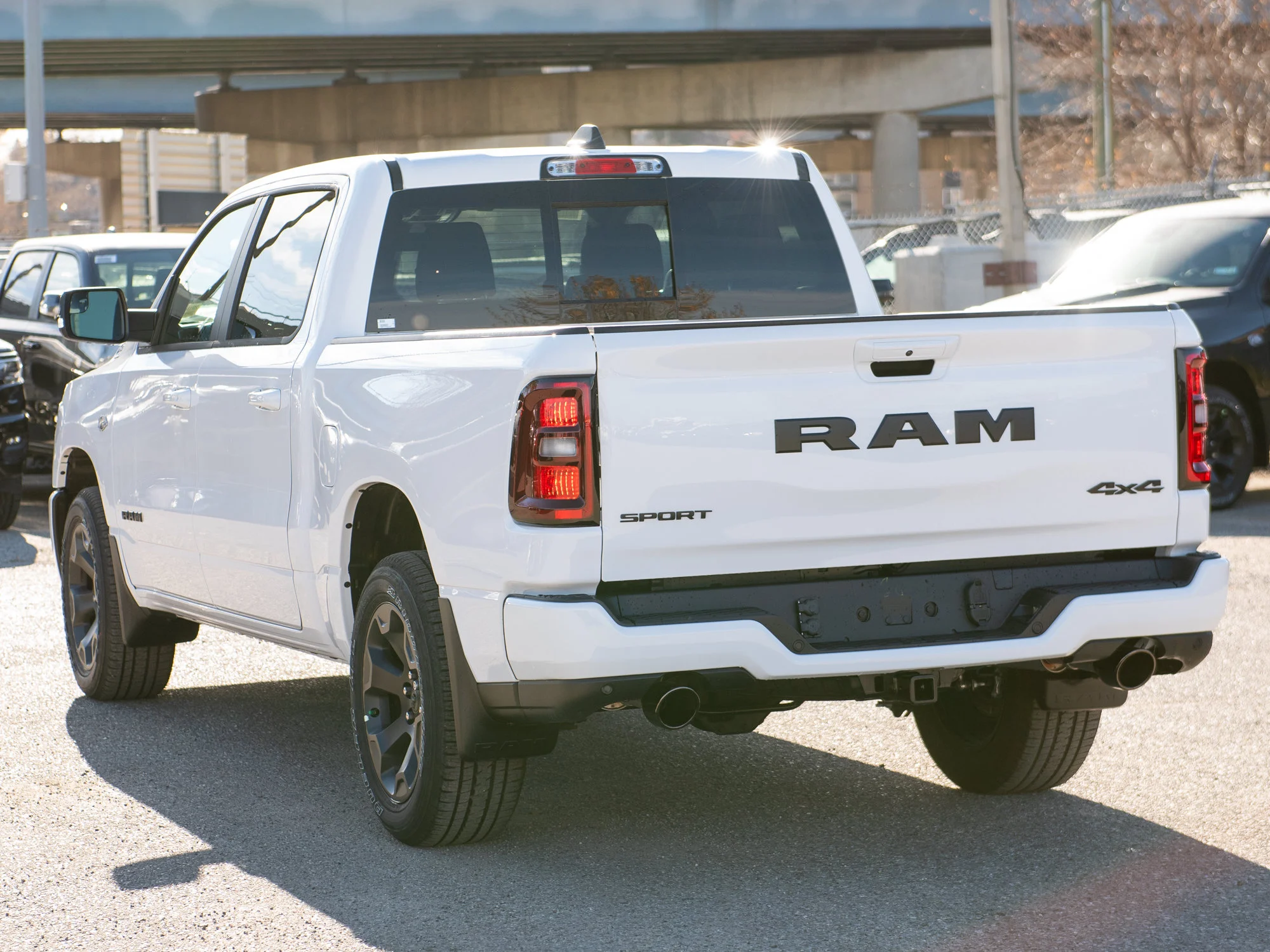 New 2026 White RAM Sport* Crew Cab 4x4, HEMI V8 image 3
