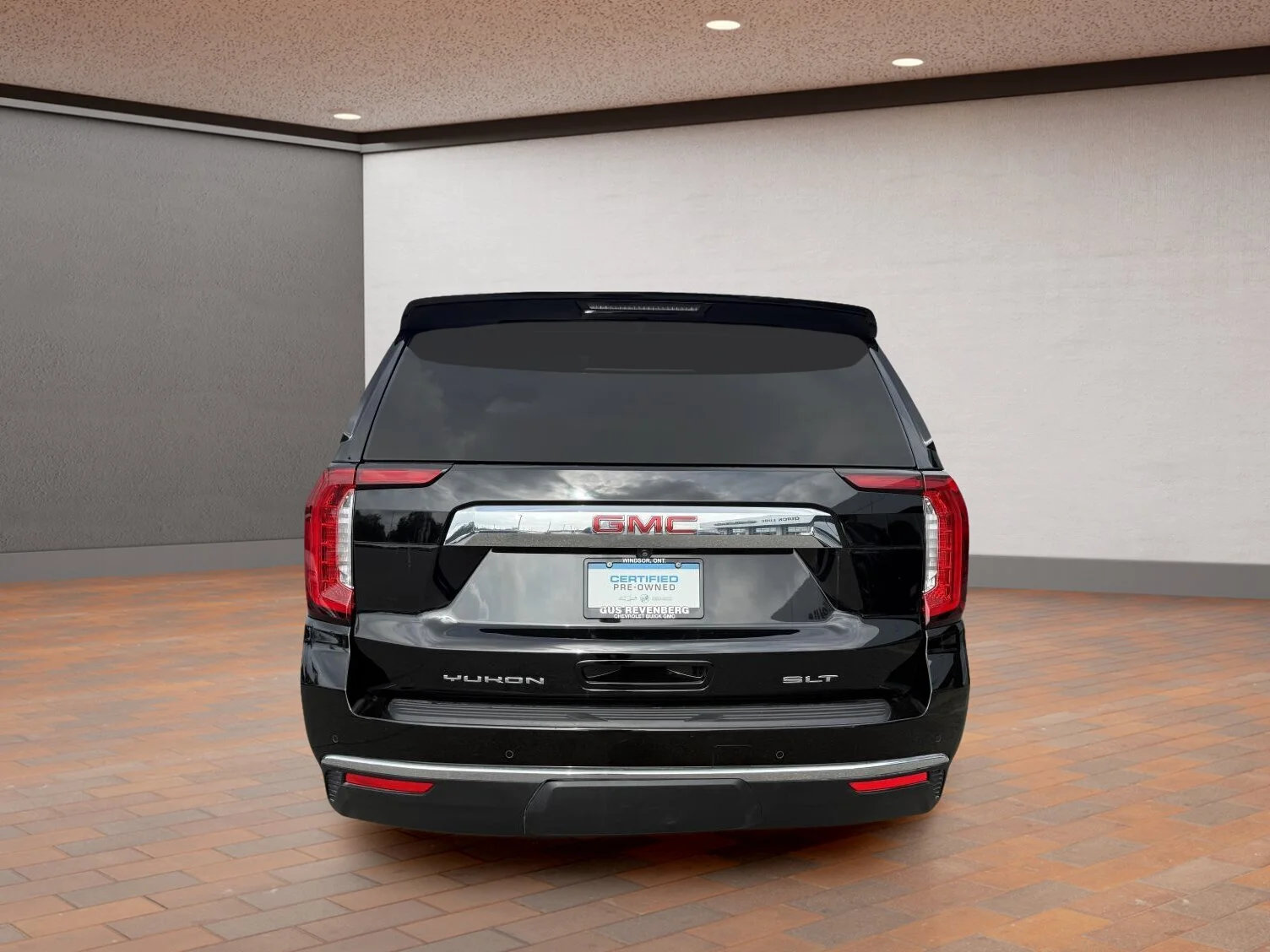 Certified Used 2023 Black GMC 4x4 Slt image 4