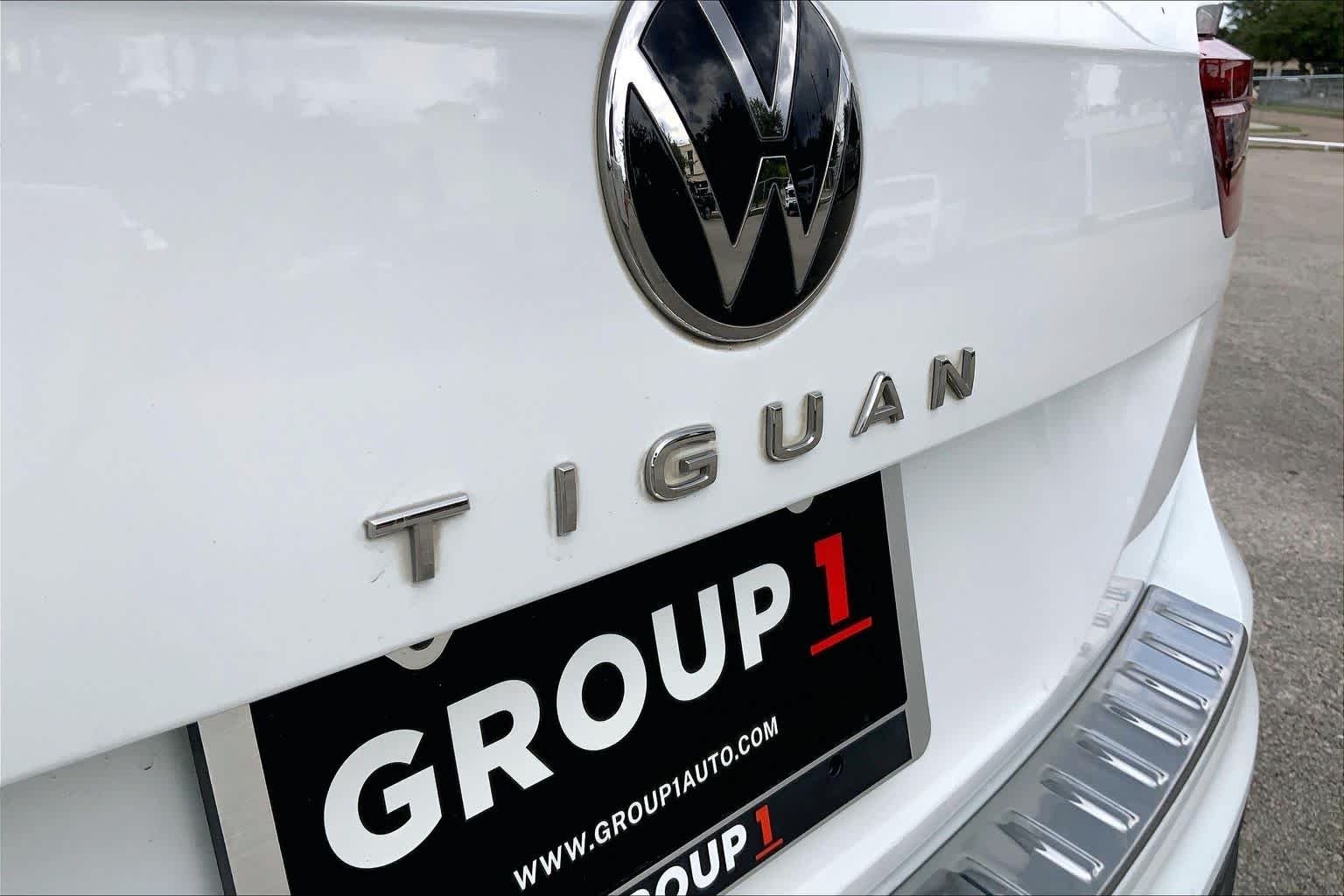 Used 2022 Pure White Volkswagen SE image 57