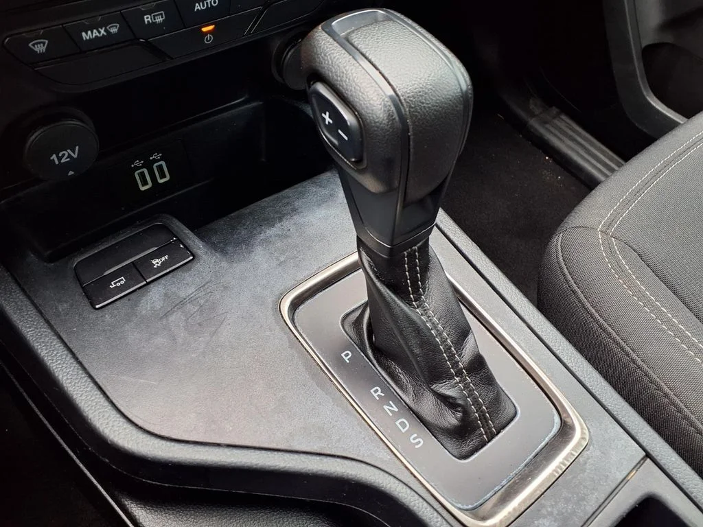 Used 2022 Black Ford XL image 9