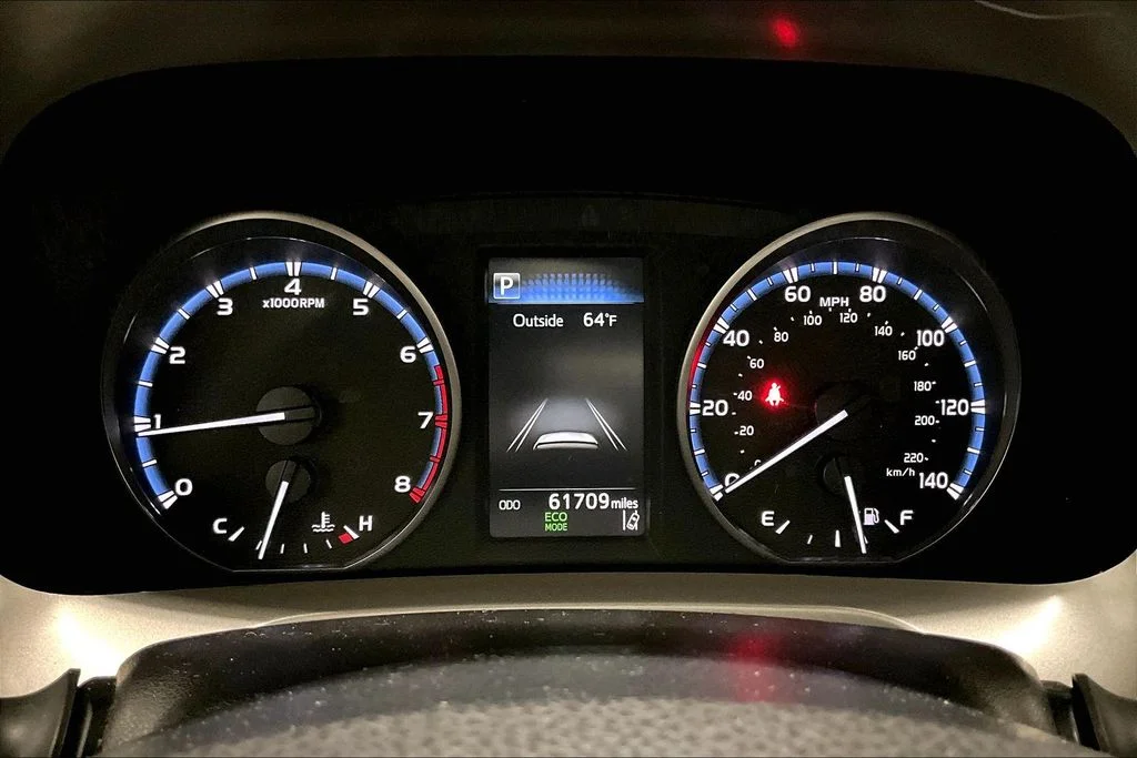 Used 2018 Black Toyota XLE image 13