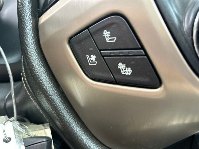 Used 2017 Red GMC Denali image 27