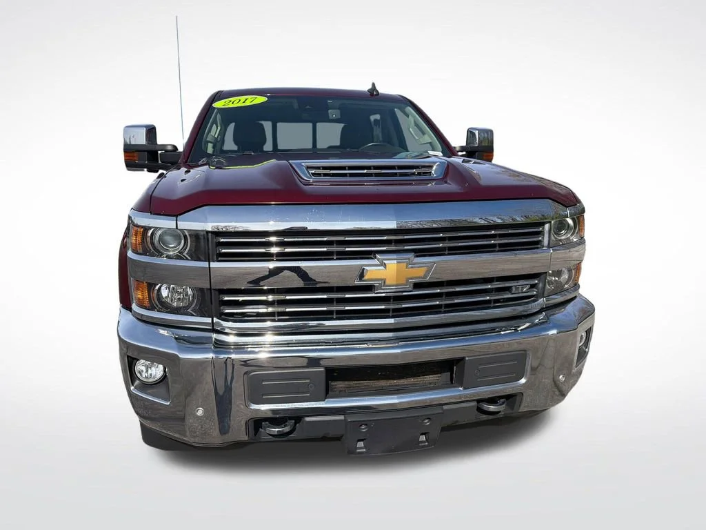 Used 2017 BUTTE RED METALLIC Chevrolet LTZ image 9