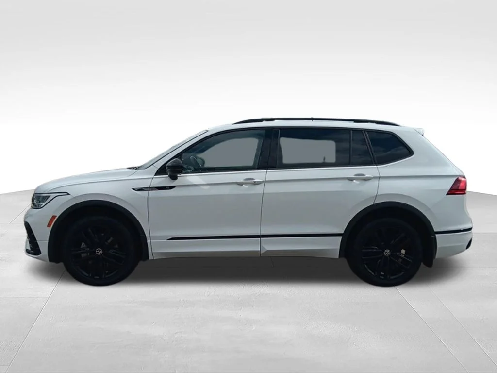 Used 2022 Pure White Volkswagen 2.0T SE R-Line Black image 3