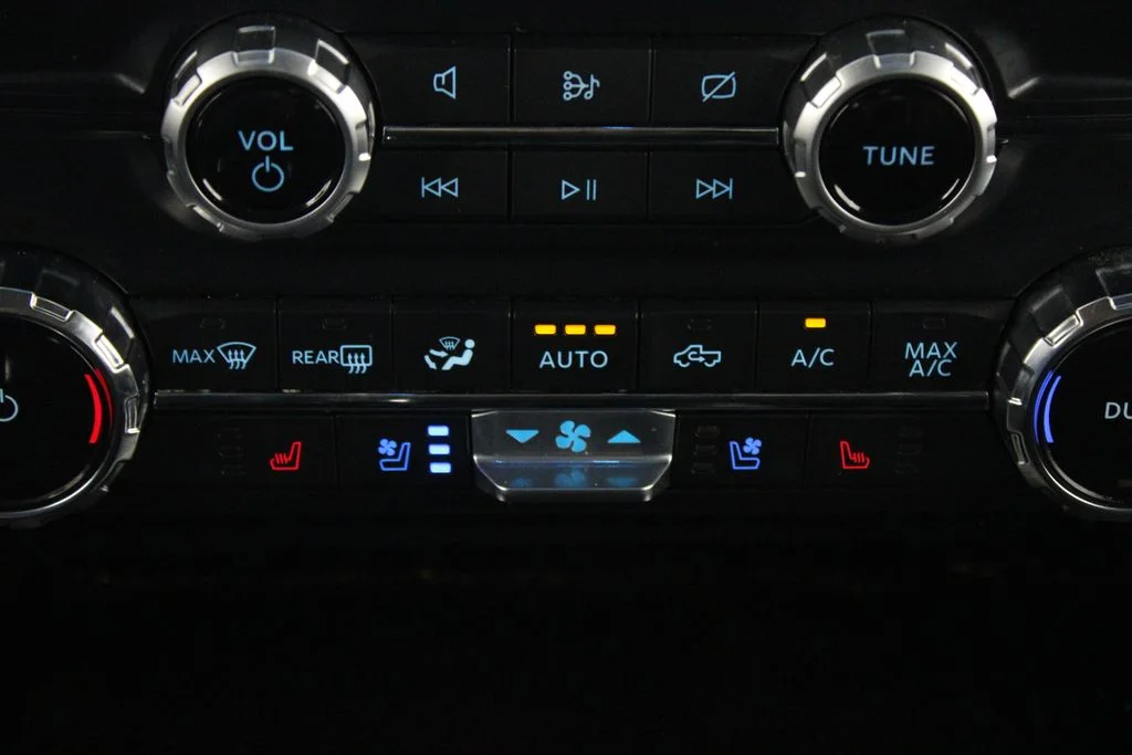 Used 2022 Gray Ford Lariat image 29