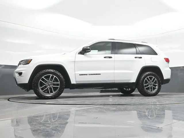 Used 2019 White Jeep Limited image 21