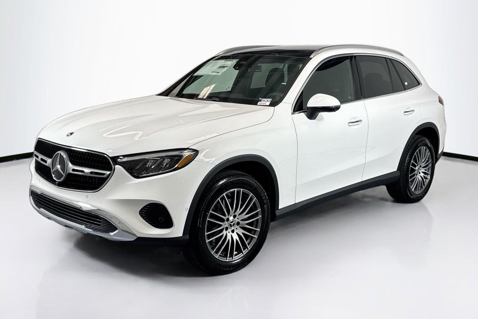 New 2026 Polar White Mercedes-Benz GLC 300 image 1