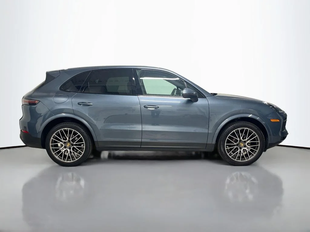 Used 2019 Biscay Blue Metallic Porsche  image 35