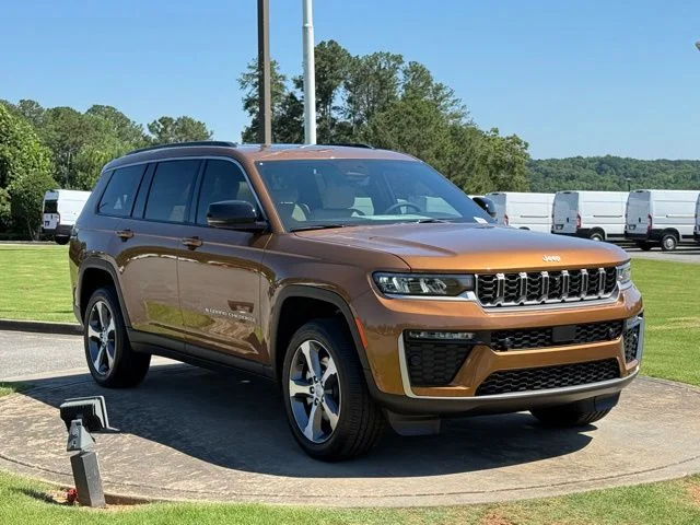 New 2026 Copper Shino Metallic Clear-Coat Exterior Paint Jeep Limited image 9