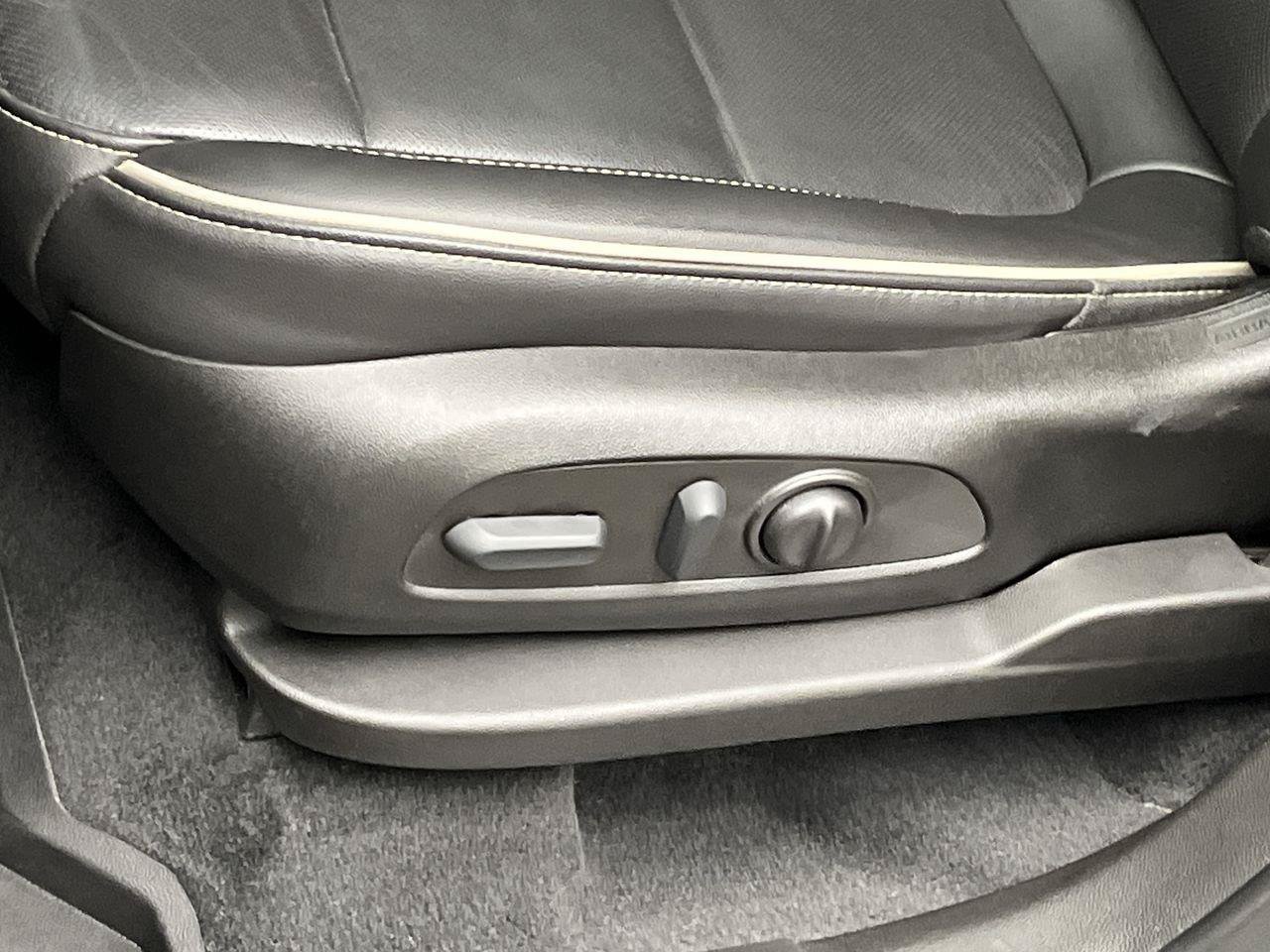 2022 Chevrolet Traverse Premier - Photo 11