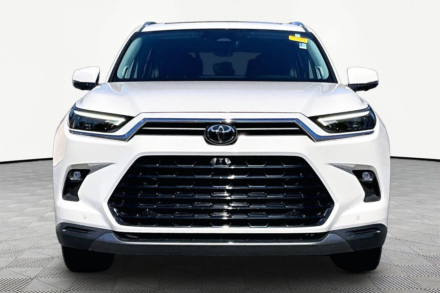 Used 2024 Coastal Cream Toyota Platinum image 3