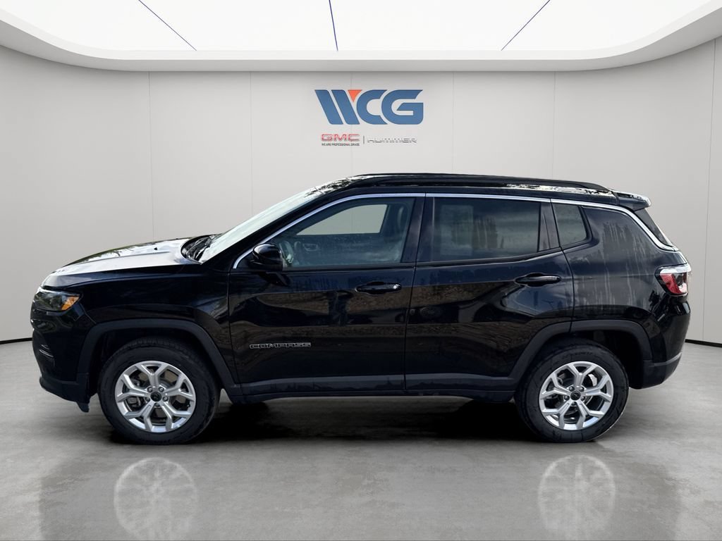 Used 2025 None Jeep Latitude image 6
