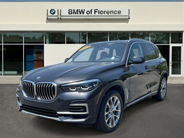 Used 2023 Gray BMW sDrive40i image 3