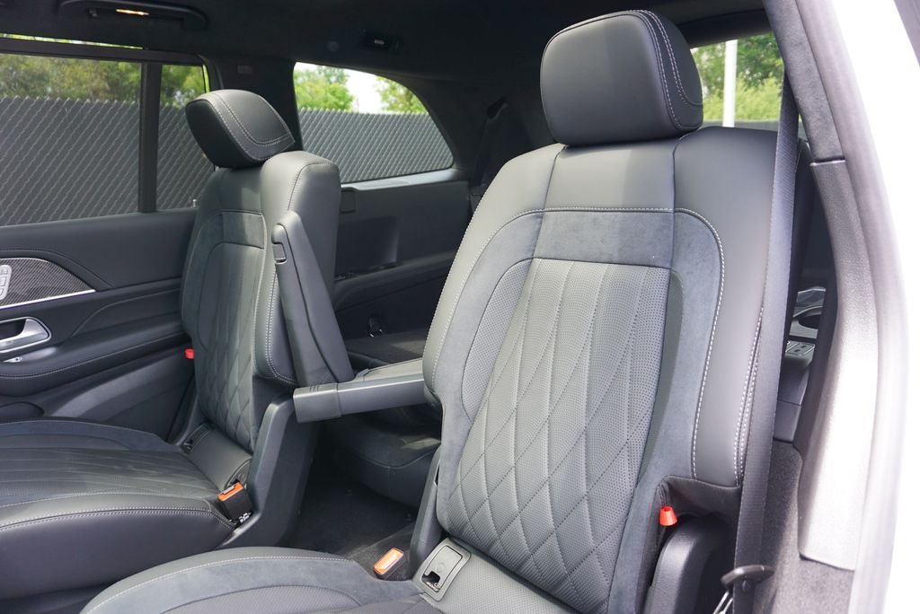 New 2026 MANUFAKTUR Moonlight White Metallic Mercedes-Benz GLS 63 AMG® image 38