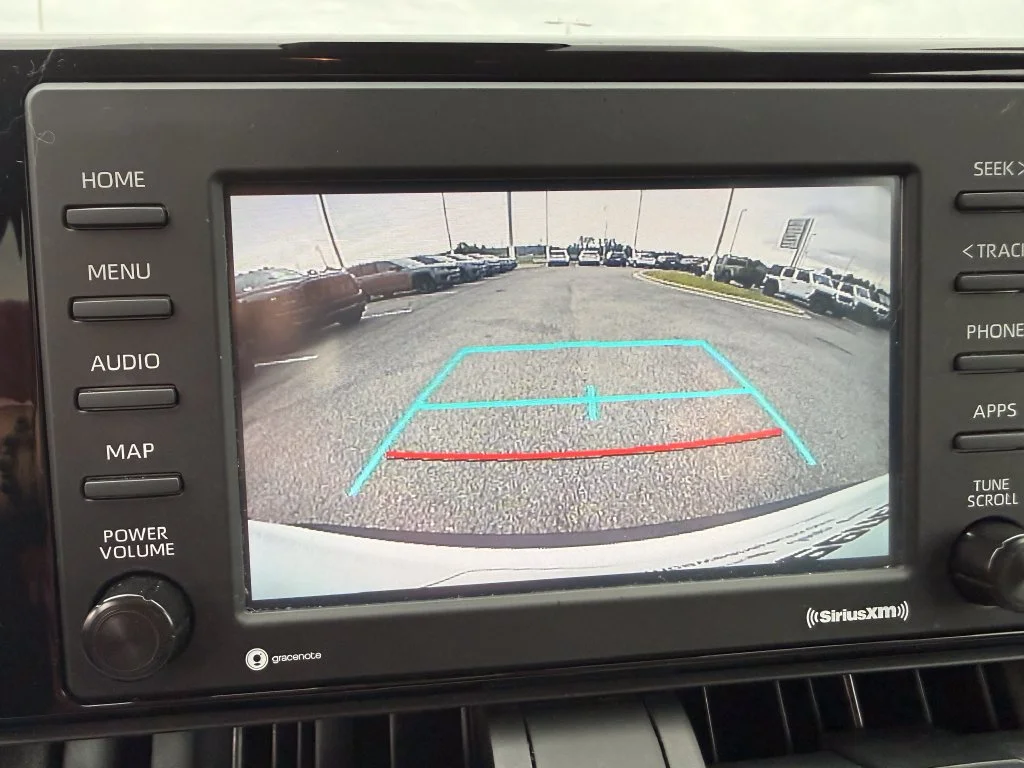 Used 2020 White Toyota XLE image 14