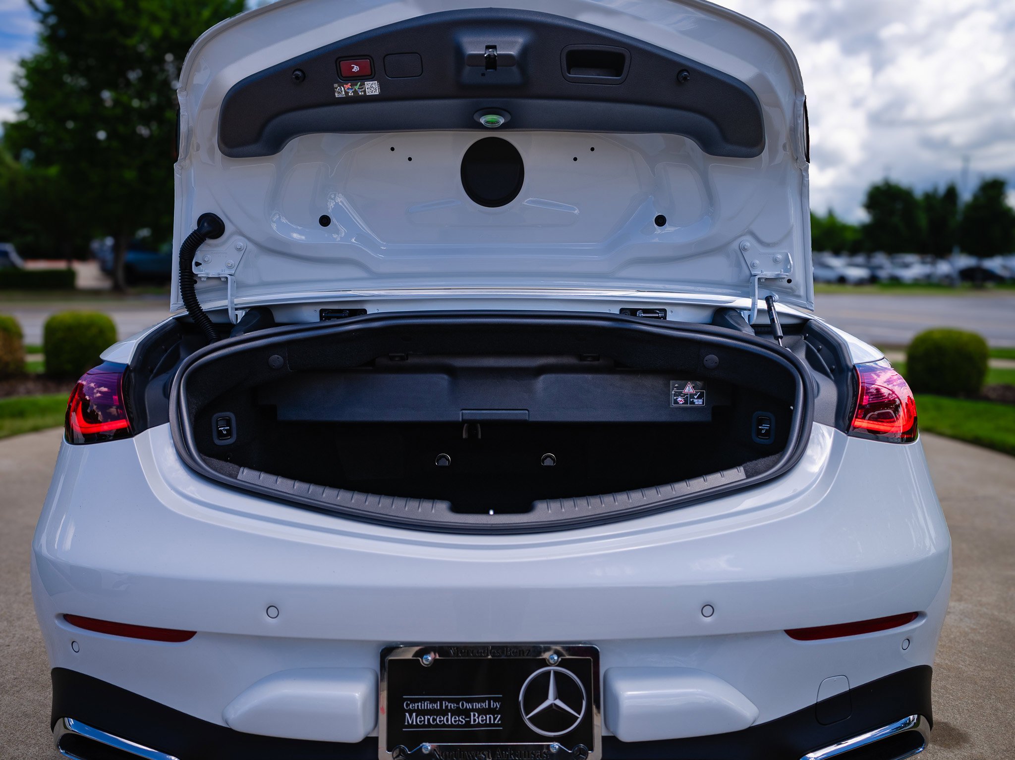 Used 2026  Mercedes-Benz  image 32