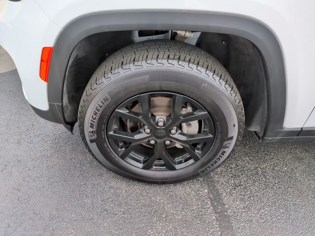 Certified Used 2025 White Jeep Altitude image 13