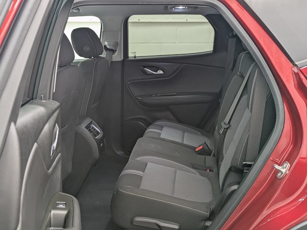 Used 2023 RADIANT RED TINTCOAT Chevrolet LT image 14