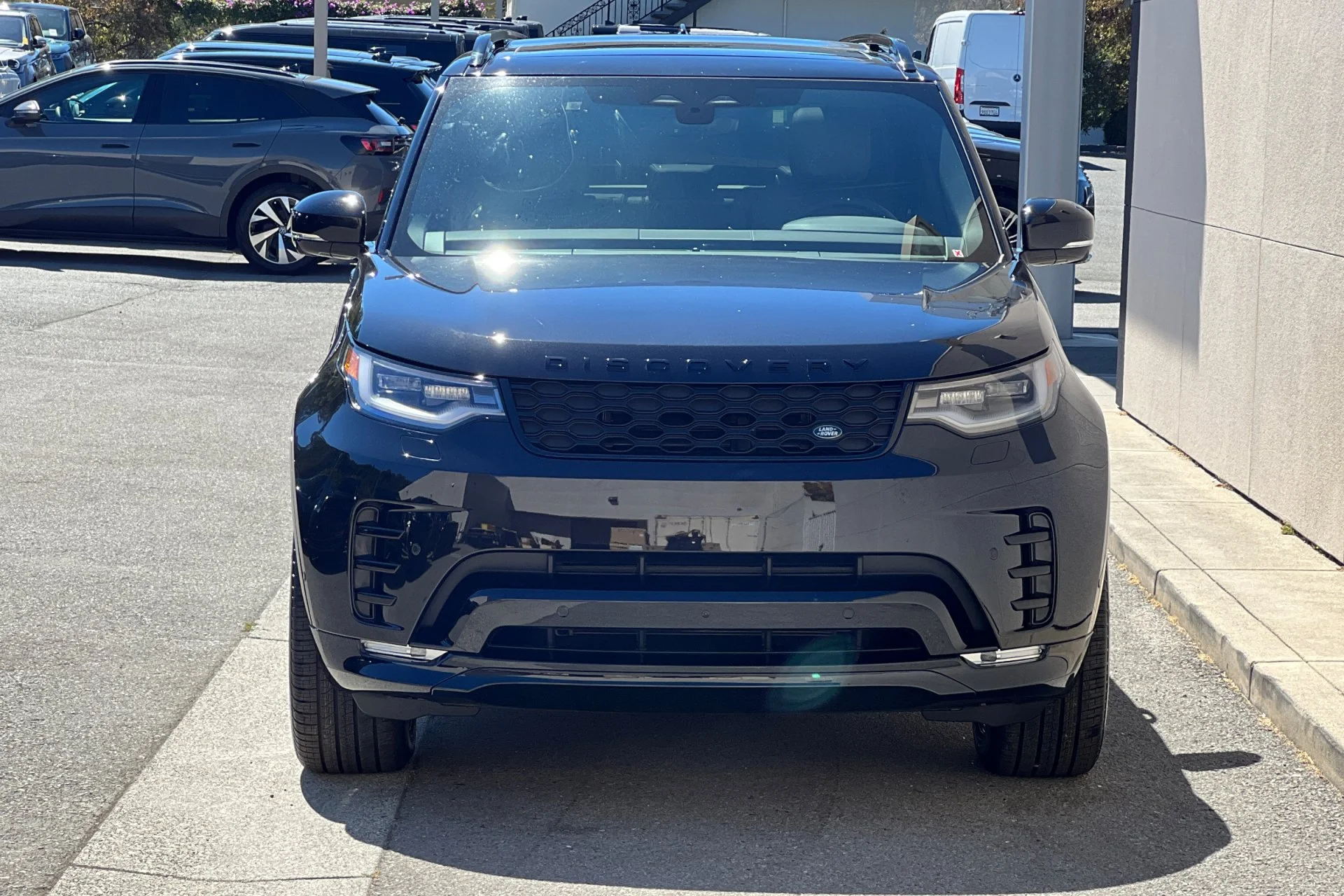 New 2026 Santorini Black Land Rover Dynamic SE image 10