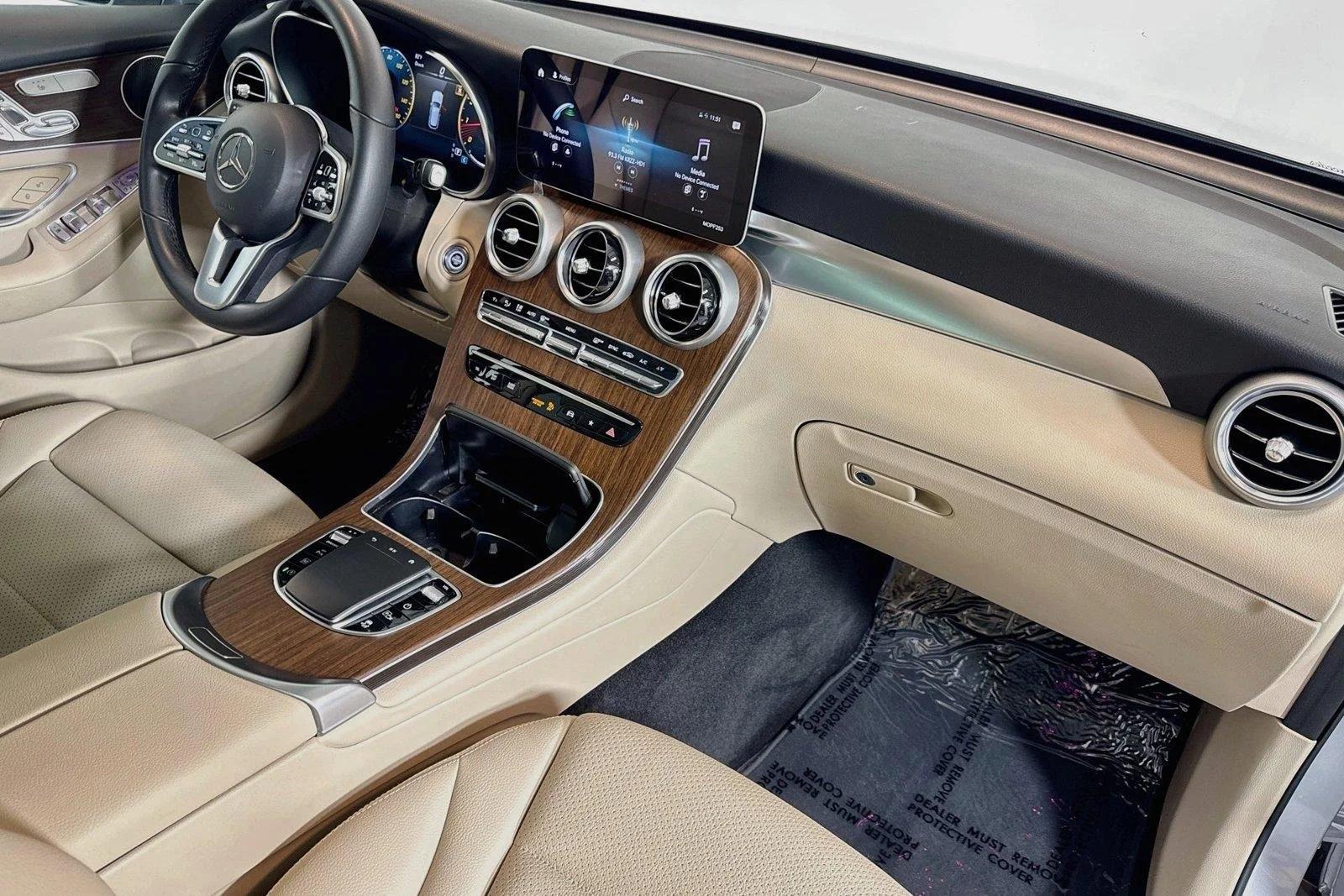 Used 2022 Cirrus Silver Metallic Mercedes-Benz GLC 300 image 28