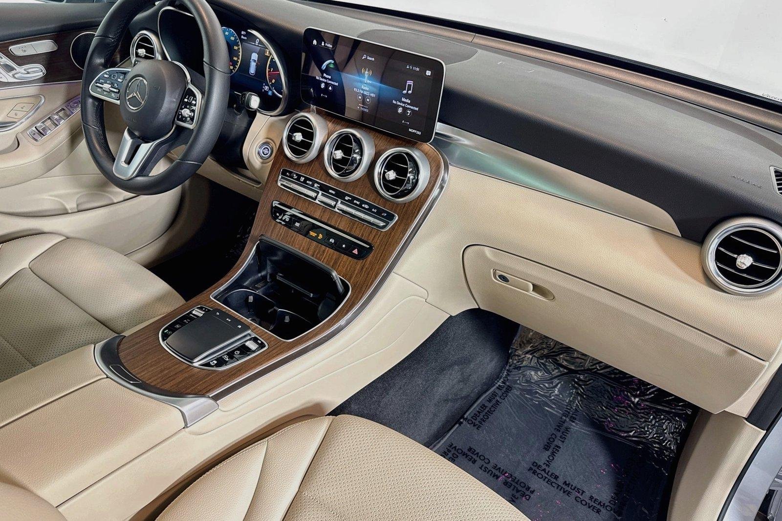Used 2022 Cirrus Silver Metallic Mercedes-Benz GLC 300 image 28