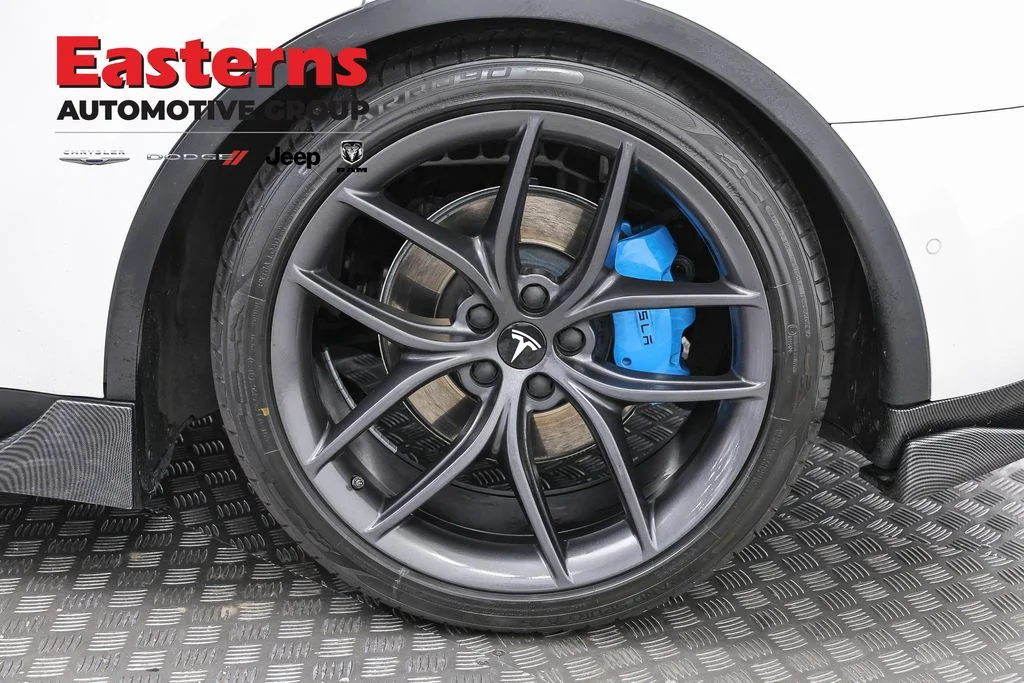 Used 2022  Tesla Performance image 27