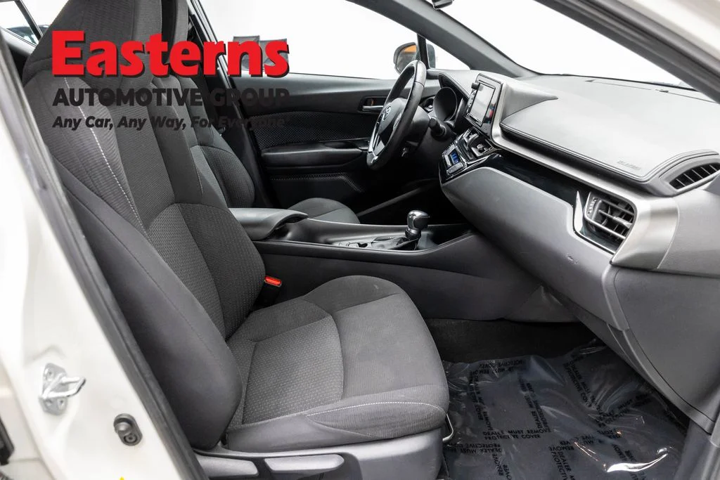Used 2018 White Toyota XLE Premium image 24
