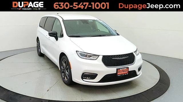 New 2026 Bright White Clear-Coat Exterior Paint Chrysler Select image 1