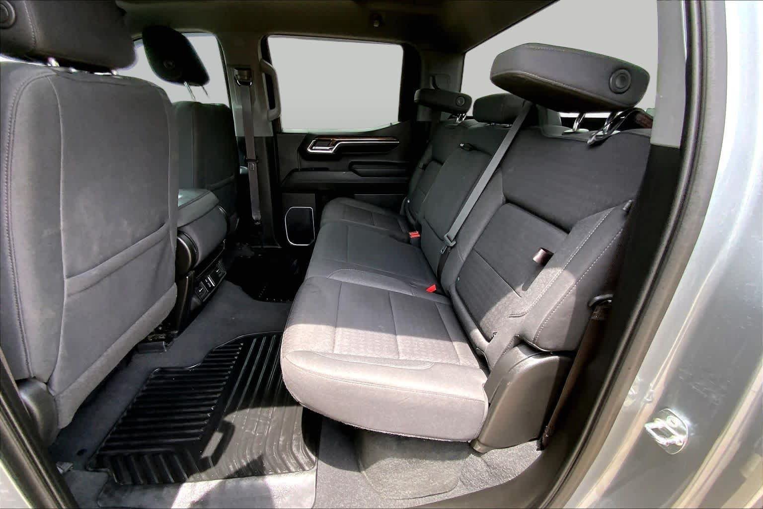 Used 2023 Sterling Metallic GMC Elevation image 21