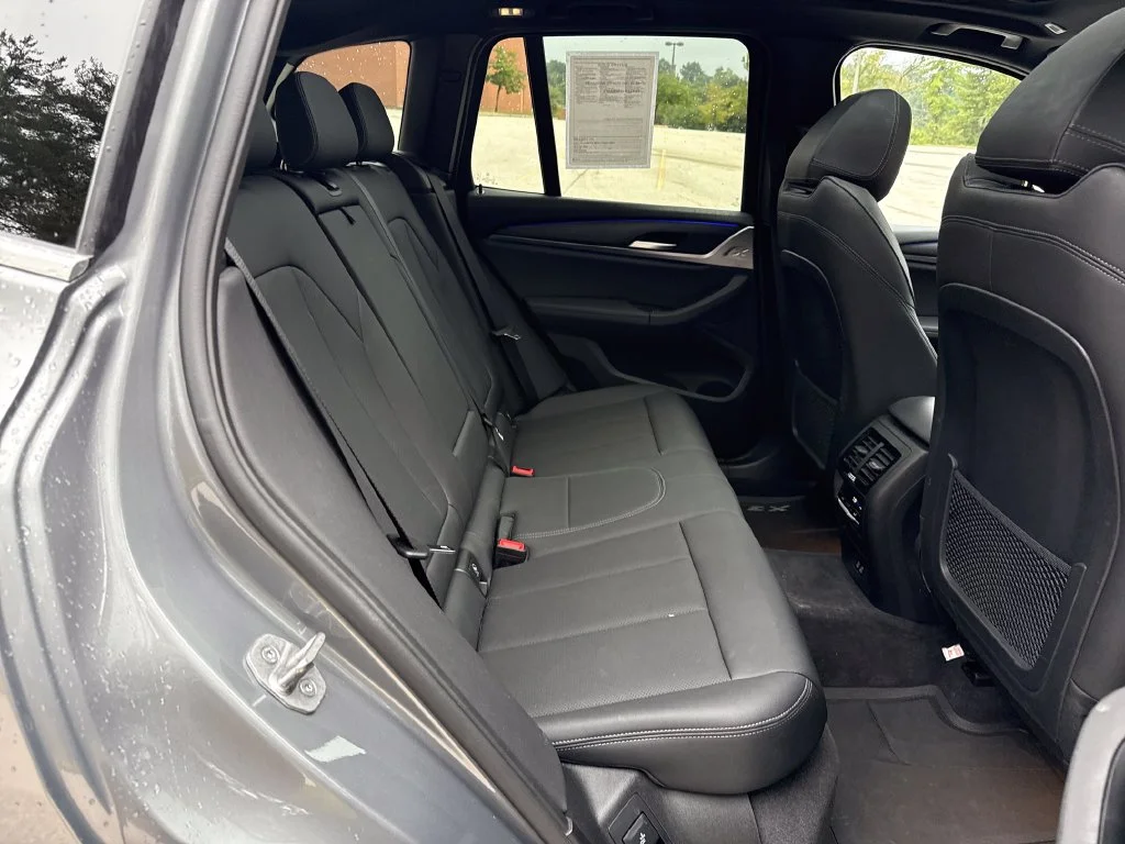 Used 2023 Gray BMW xDrive30i image 27