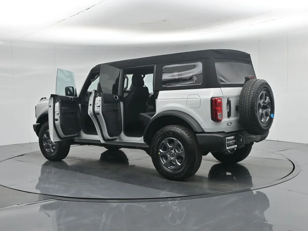 New 2026 Avalanche Gray Ford Big Bend image 32