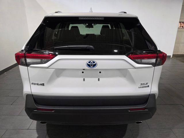 Certified Used 2024 Beige Toyota XLE Premium image 4