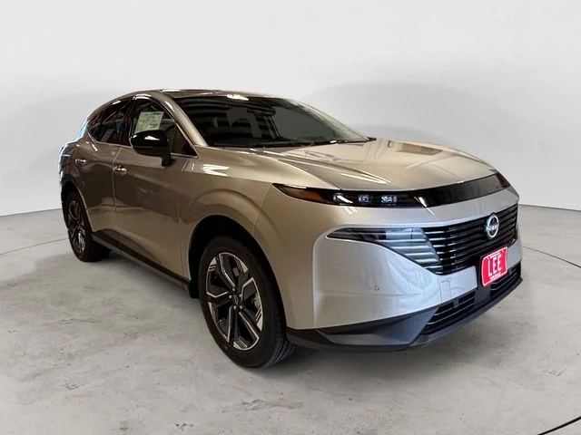 New 2026 Gold Nissan SL image 8