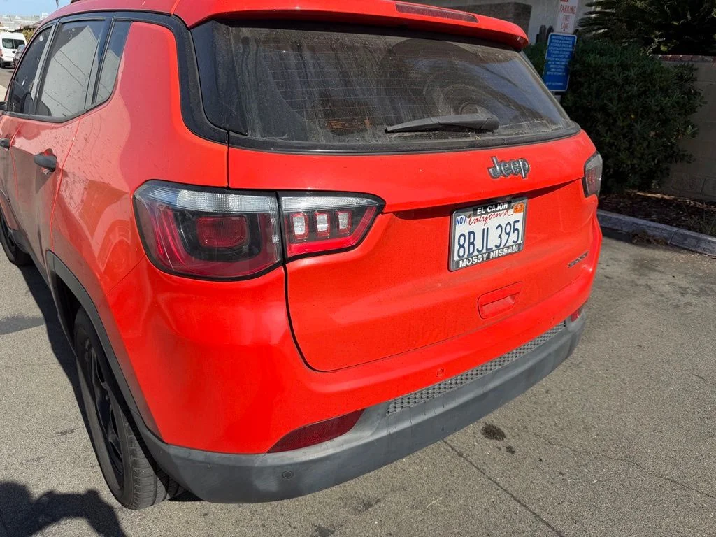 Used 2018 Orange Jeep Sport image 9