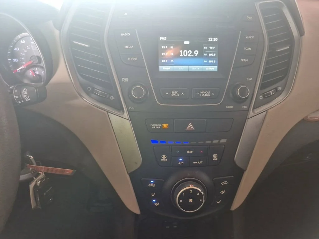 Used 2016 Red Hyundai 2.4 Base image 7