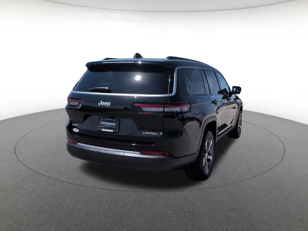 New 2026 Diamond Black Crystal Pearlcoat Jeep Limited image 8